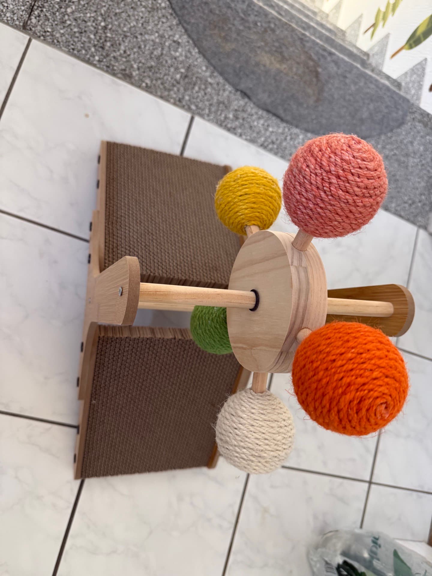 고양이 장난감 스크래쳐