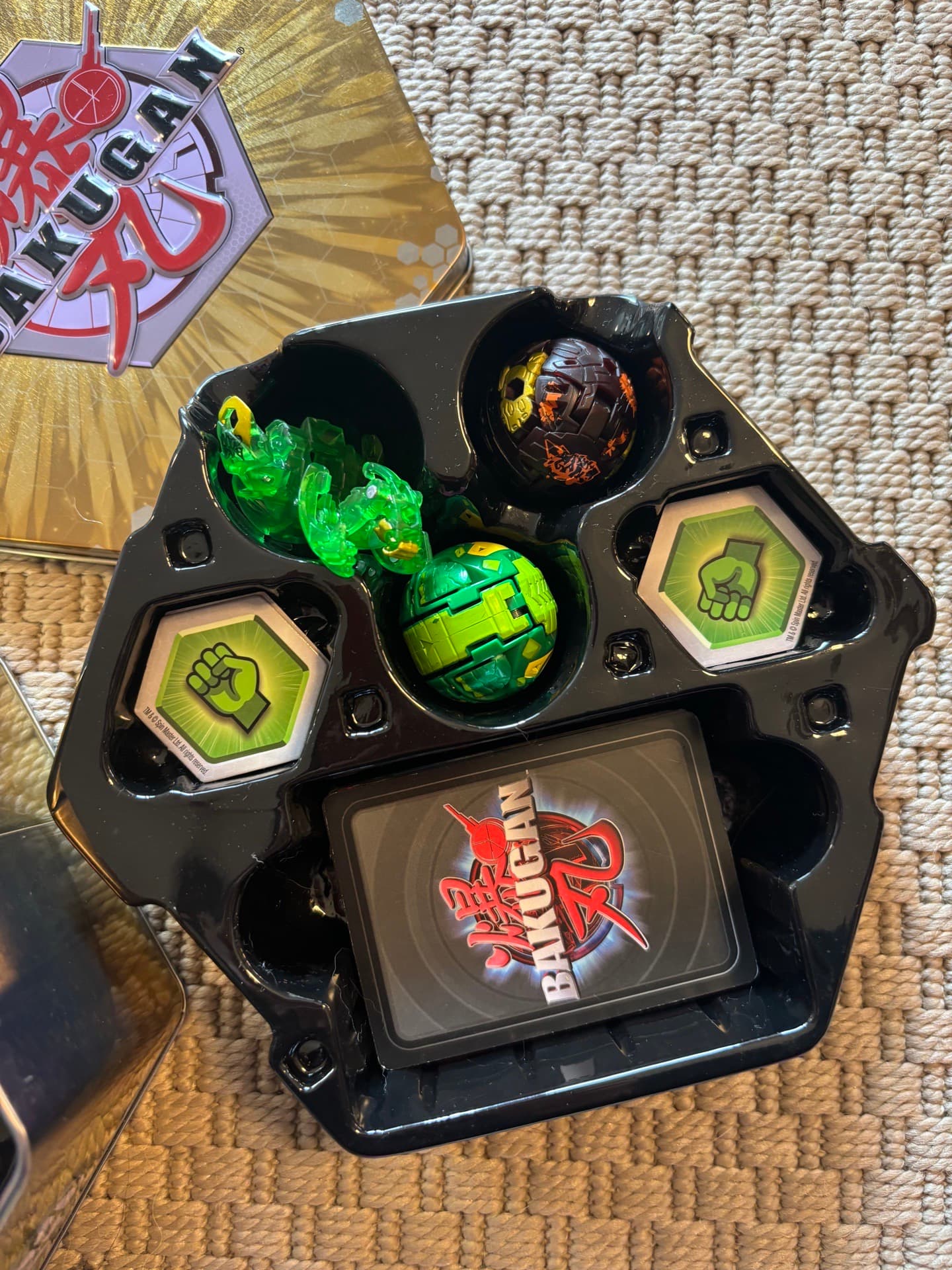 바쿠간 6개, 틴케이스, 카드